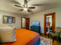 Pet Friendly! Firepit & Gameroom- Walk To Restaurants, 15 Mins To Hershey Park! - Wifi