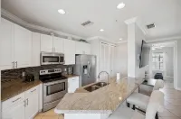 -Sunny Naples Charm-Your Perfect Naples Getaway! - Pools