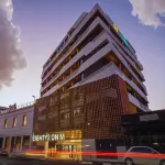 Eighty2 on M - Fluent Luxury Serviced Apartments - Bintang 3