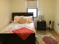 Cozy and relaxing, Modern Creekside, Trailside, Waterfront  Cottage, fiber Wifi - 3-Star