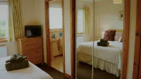 Maybank self catering sleeps 8, pets welcome. - Wifi
