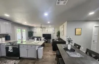 Spacious 4-bdr house in charming Del City with AC, WiFi and 9 min of Tinker AFB - 무료 와이파이