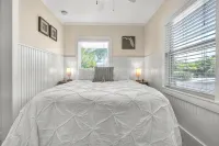 Bungalow #4 - 2 Bed/1 Bath & Pool in Islamorada