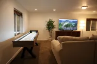 Hot tub & Arcade Full Lower Level Apartment - 3성급