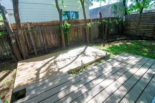2 Minutes to UT & 8 min to Downtown: Pets OK + Free Bkfast & Coffee - Bungalows