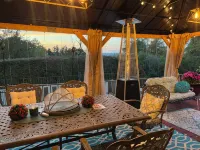 Large Relaxing Family Retreat In The Hudson Valley with Theatre and Gazebo - 3성급