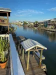Charming 2-bedroom waterfront house with dock, AC, and WiFi in Rockport Texas - Wifi