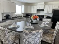 Joshua Tree Retreat Near Grand Canyon West • Sunset Views & Stargazing - Wifi