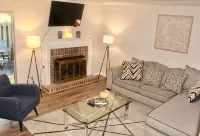 Cheerful 2 bedroom townhouse with indoor Fireplace - Fitnessstudio