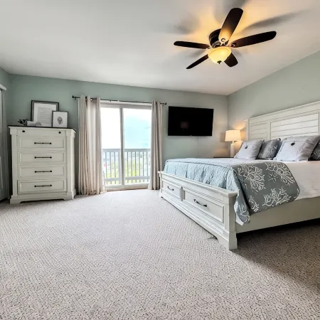Coastal Soul - Beach block, on cul-de-sac street, pet friendly.