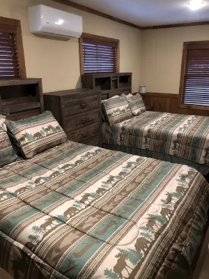 Cabin Rental - Lake Norfork - Mountain Home, Arkansas - 3 minute walk to lake! - Chalets