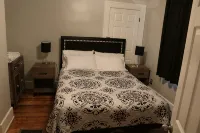 Whole House, 5 minutes by car to OU, 2 Bedroom, 1.5 bath, Smart TV, FREE Wi-Fi - 3-Star