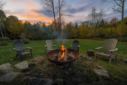 Amber Acres Lodge; Spacious Log Cabin with Mountain Views and Lake Access - Mountain View