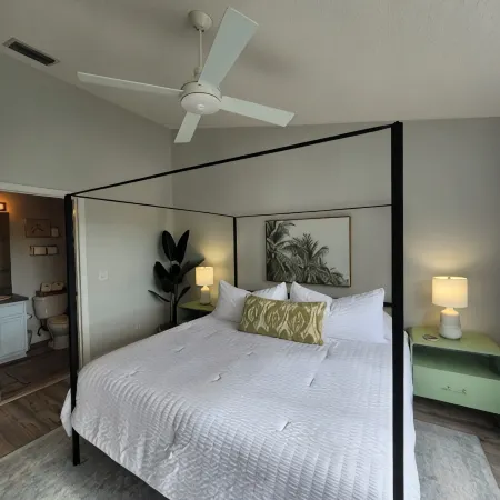 Enjoy Coastal Townhome w/ sunset views! Near The Gulf’s most popular beaches!