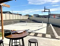 Ultimate Sports & Relaxation Retreat – Private Courts & Large Yard - 4-Star