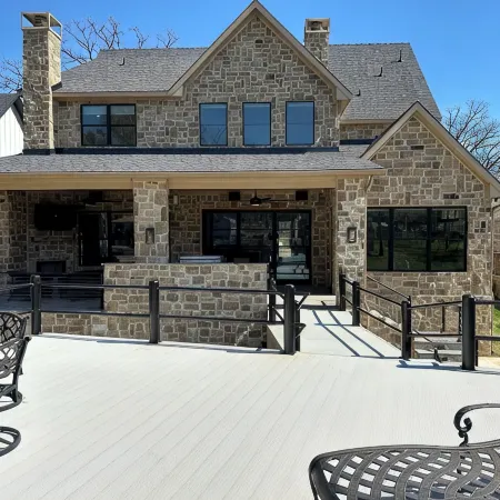 New Lake Paradise! 4 bdrm 3.5 ba house w/ lift, deck, grill, sauna, smart, media Hotels in Tool