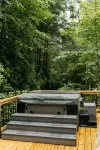 "Home Sweet Dome" MODERN TREEHOUSE STAY w/ Hot Tub - 4-Sterne