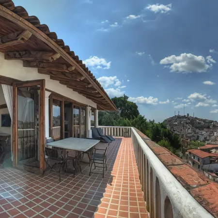 Posada de la Mision, Hotel Museo y Jardin