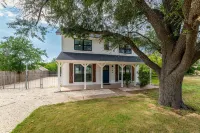 Charming 2-bedrm home in the heart of Liberty Hill - 4つ星