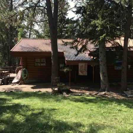 Deer Pass Lodge