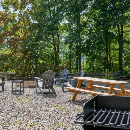 Stunning Mountain Views with Hot Tub & 2 King Suites! Private & Peaceful.
