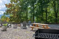 Stunning Mountain Views with Hot Tub & 2 King Suites! Private & Peaceful. - Alphydda
