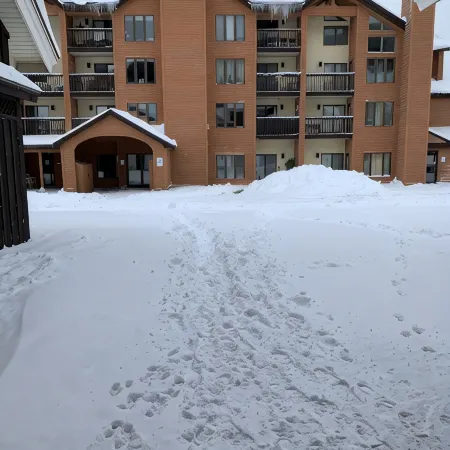 Ground floor entry with ski in/out access to Pico & FREE shuttle to Killington