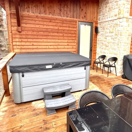 Modern Cabin on Monkey Island with Expansive Deck & Hot Tub!