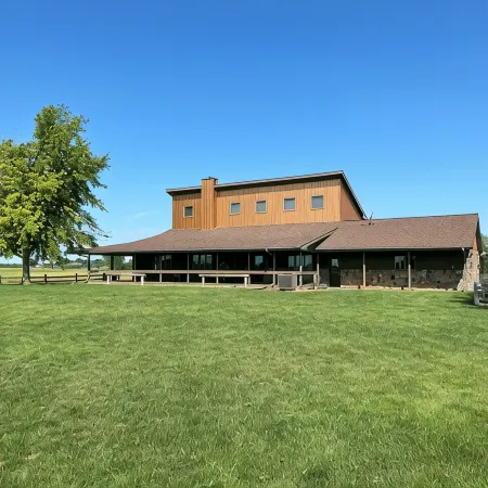 7 Bedroom Country Lodge Close to Town - Rooster Roost Ranch Lodge