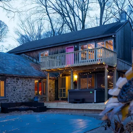 Mountain House - A private rustic oasis with goats!