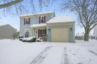 PROMO 10% WEEKLY AND 15% MONTHLY OFFNaperville/Aurora, King Bed, Fenced Yard! - 2-Star