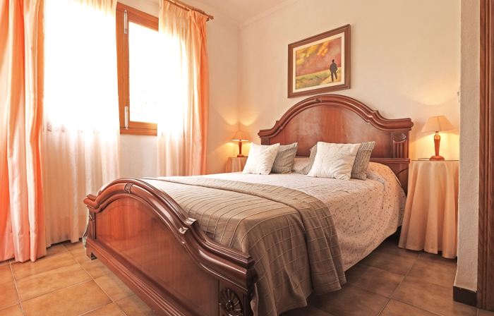 Quiet residential area, beach 300m, pool, rustic kitchen, ideal for families