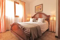 Quiet residential area, beach 300m, pool, rustic kitchen, ideal for families - 2 ดาว