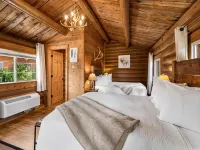Elkhorn Cabins and Inn - parking