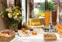 Hotel Spa Cassis – Heated Pool & Parking - servizio colazione