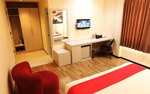 Halogen Hotel Airport Surabaya - 2 Sao