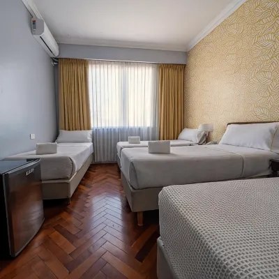 Hotel Regis Hotels near Parroquia San Ignacio de Loyola