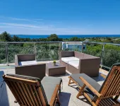 Penthouse with unobstructed sea views - 3-Star