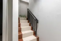 RedDoorz Near Tanjung Duren 2