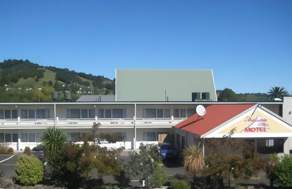 亞歷山大汽車旅館