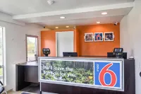 Motel 6 Everett, WA - South