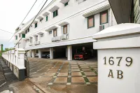 RedDoorz near Palembang Trade Center 3 Hotel dekat DAVIENA SKINCARE PUSAT