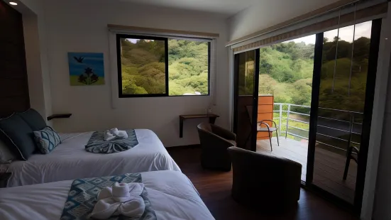 Burbi Lake Lodge Monteverde