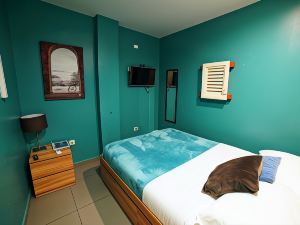 Bed & Bike Curacao Hostel