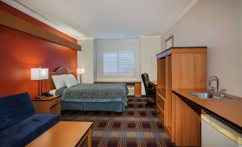 Days Inn & Suites by Wyndham Antioch