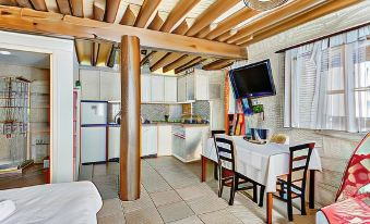 Sanders Arsorama - Housity