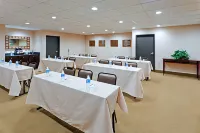 Holiday Inn Express & Suites Ashtabula-Geneva Hotels in Geneva-on-the-Lake