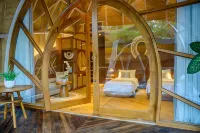 Ulaman Eco Luxury Resort Отели рядом с достопримечательностью «Tugu Pahlawan»