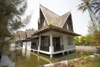 Sabda Alam Hotel & Resort Hotel dekat Kolam Renang Air Panas (Puncak Jaya Darajat)