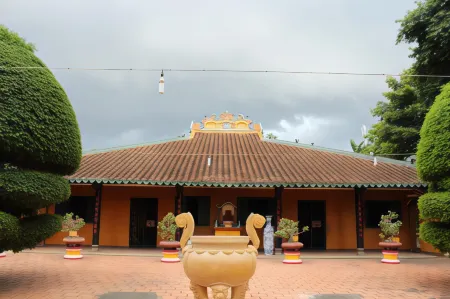 Khách Sạn M City